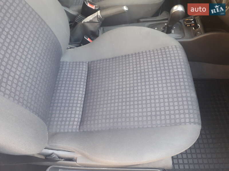 Хетчбек Opel Corsa 2002 в Шептицькому
