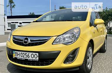 Хэтчбек Opel Corsa 2013 в 