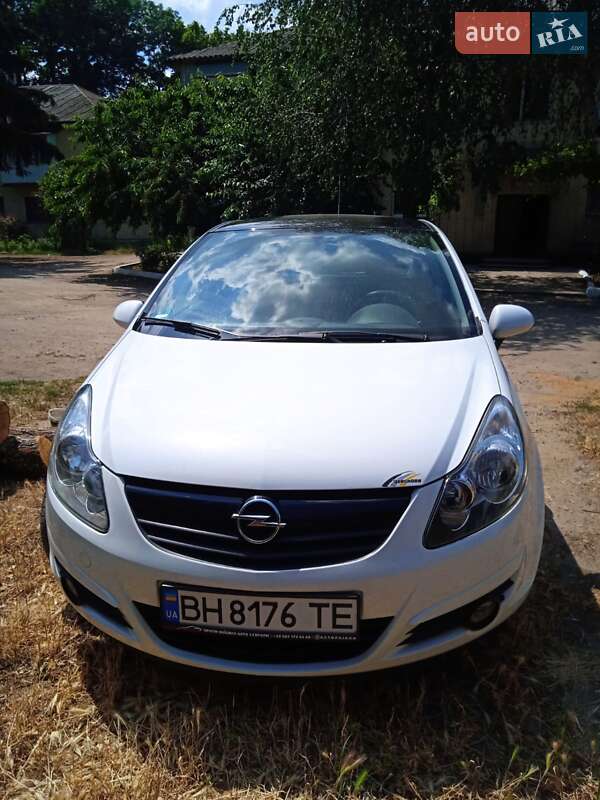 Хэтчбек Opel Corsa 2010 в Кодыме фото 2 Хэтчбек Opel Corsa 2010 в Кодыме