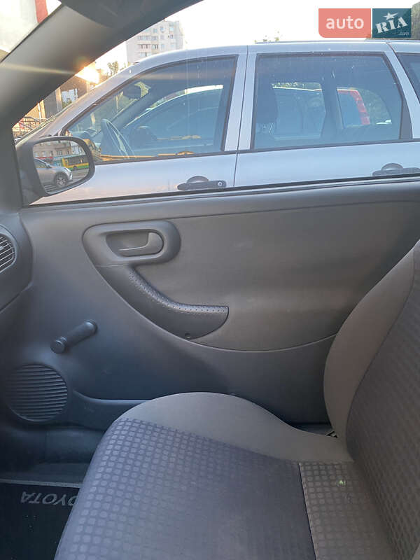 Хетчбек Opel Corsa 2002 в Вінниці
