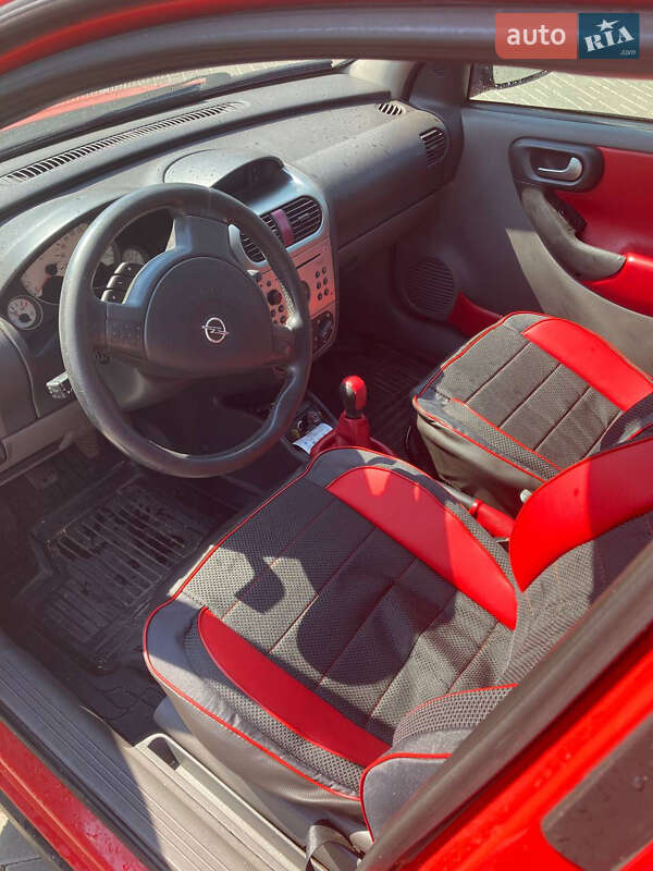 Хэтчбек Opel Corsa 2001 в Киеве
