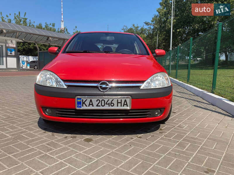 Хэтчбек Opel Corsa 2001 в Киеве