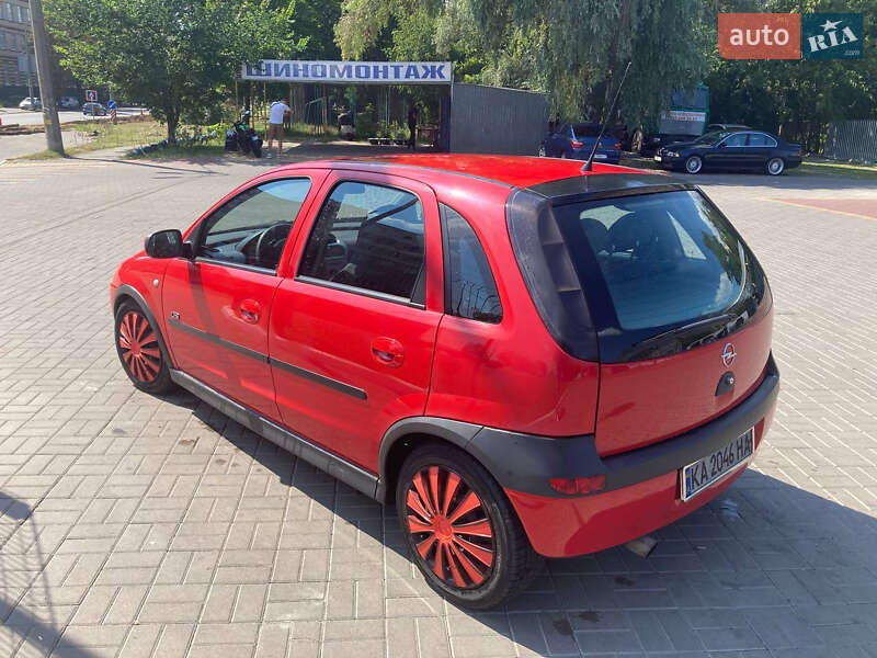 Хэтчбек Opel Corsa 2001 в Киеве