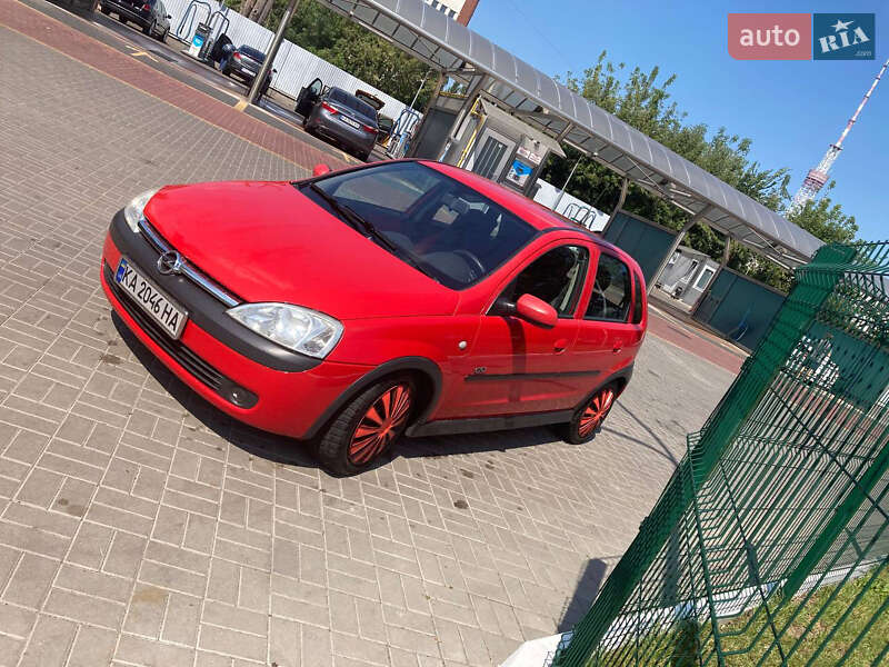 Хэтчбек Opel Corsa 2001 в Киеве