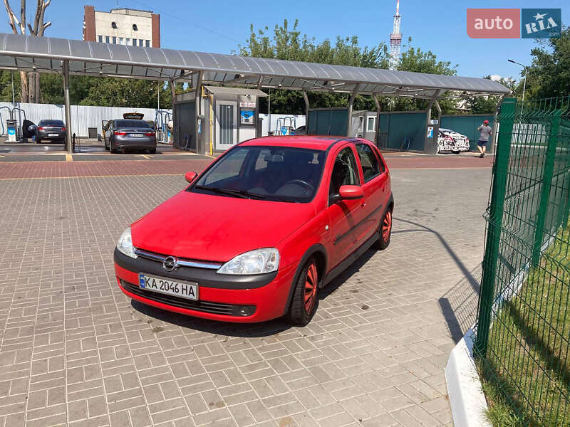 Хэтчбек Opel Corsa 2001 в Киеве