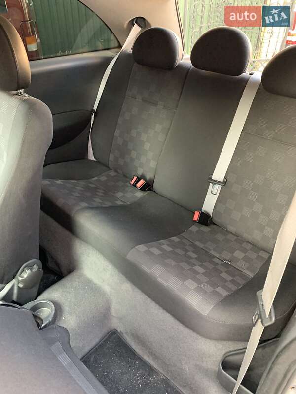 Хэтчбек Opel Corsa 2003 в Золочеве