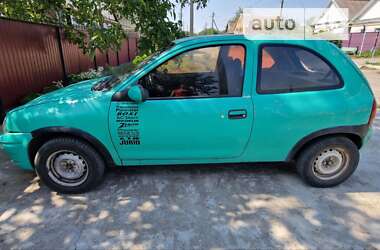 Хэтчбек Opel Corsa 1995 в 