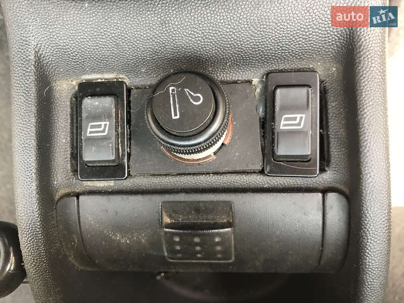 Хэтчбек Opel Corsa 2001 в Сваляве