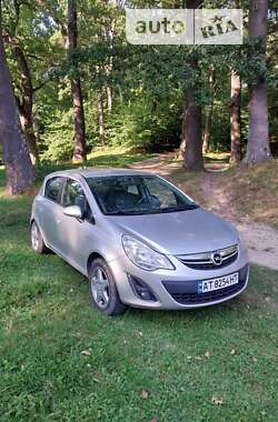 Хэтчбек Opel Corsa 2011 в Ивано-Франковске