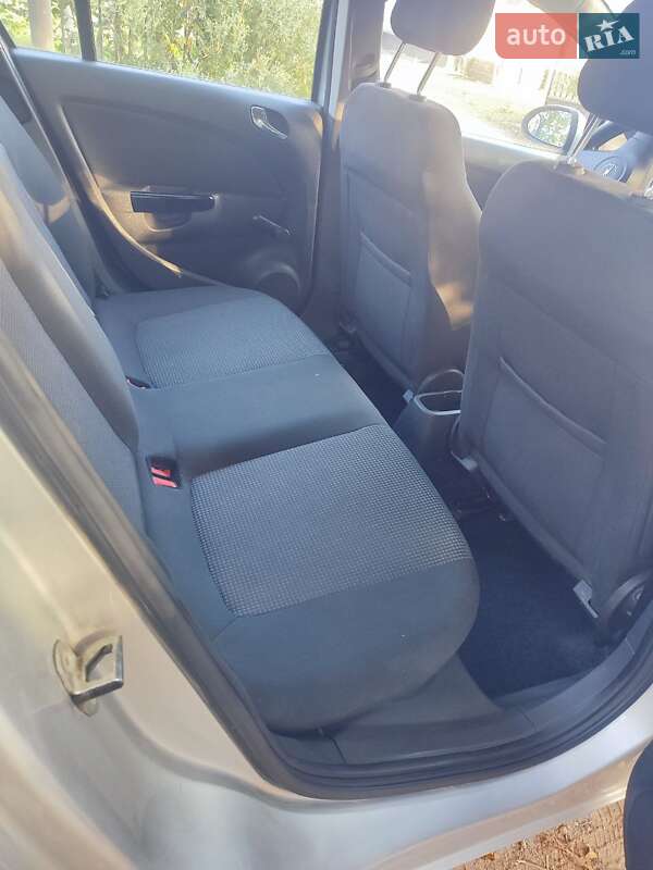 Хэтчбек Opel Corsa 2009 в Кременце