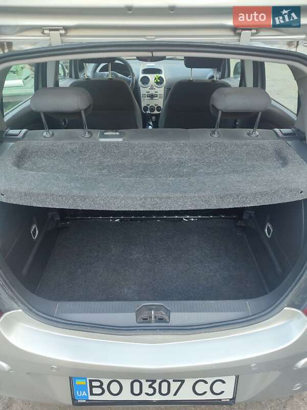 Хэтчбек Opel Corsa 2009 в Кременце