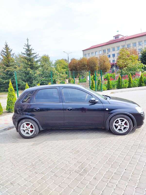 Хэтчбек Opel Corsa 2004 в Золочеве