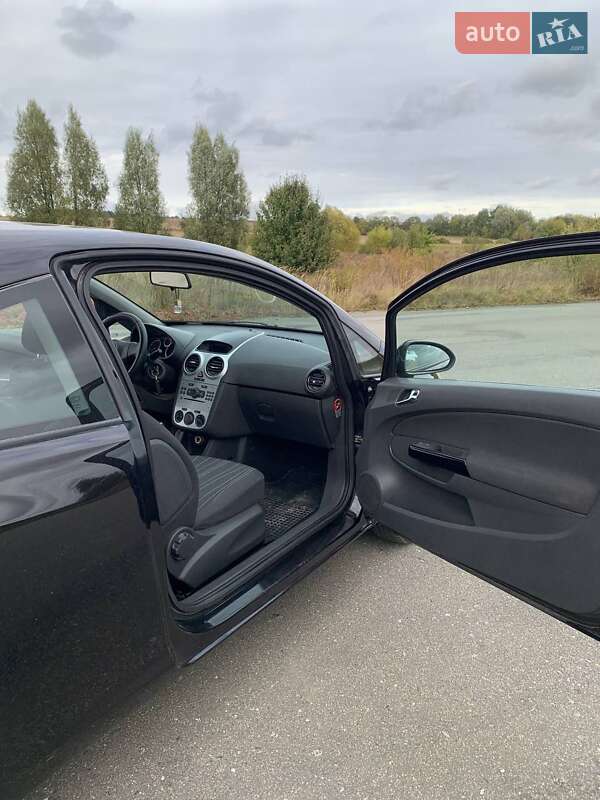 Хетчбек Opel Corsa 2008 в Ізяславі