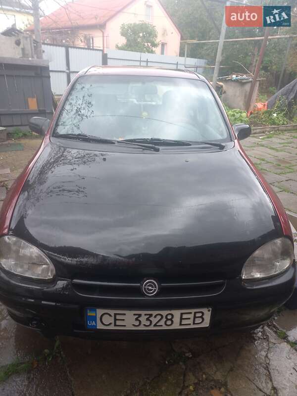 Хэтчбек Opel Corsa 1995 в Черновцах