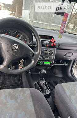 Хэтчбек Opel Corsa 2000 в Сторожинце