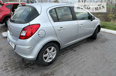 Хэтчбек Opel Corsa 2012 в Киеве