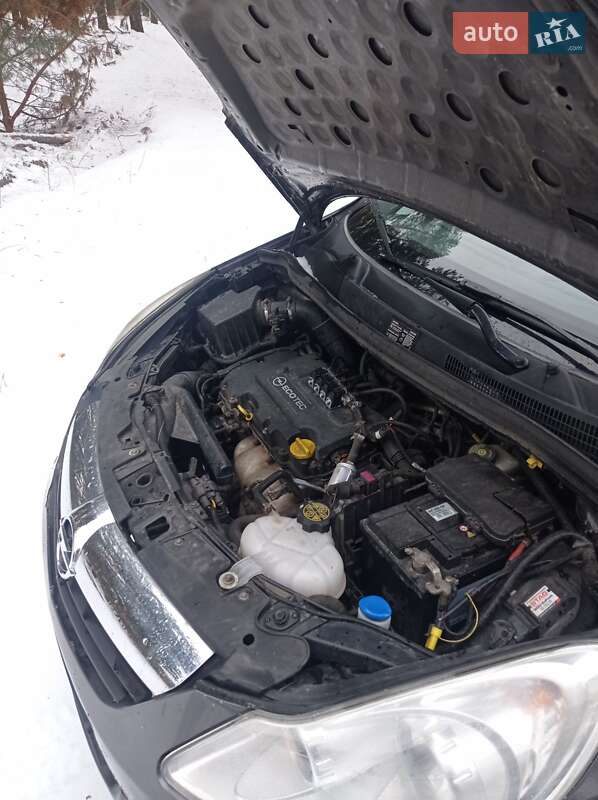 Хетчбек Opel Corsa 2011 в Києві