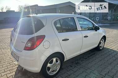 Хэтчбек Opel Corsa 2008 в Новоселице