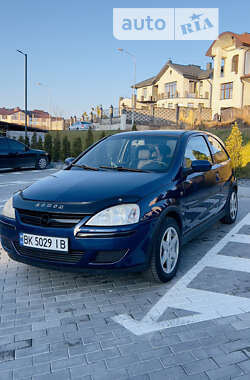 Хэтчбек Opel Corsa 2004 в Ровно