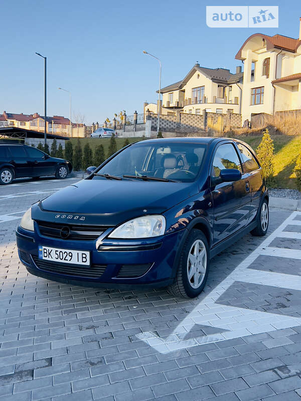 Хэтчбек Opel Corsa 2004 в 