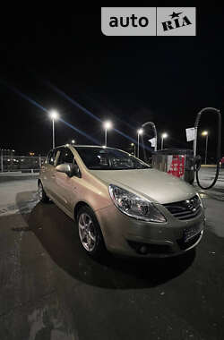 Хетчбек Opel Corsa 2007 в 