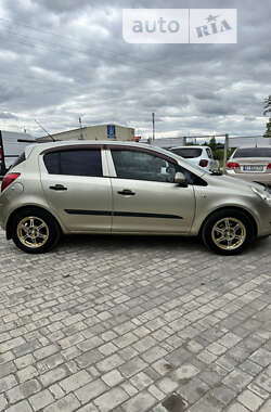 Хэтчбек Opel Corsa 2007 в Киеве