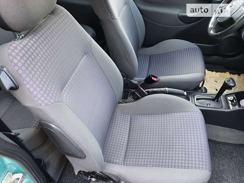 Хэтчбек Opel Corsa 2002 в Полтаве