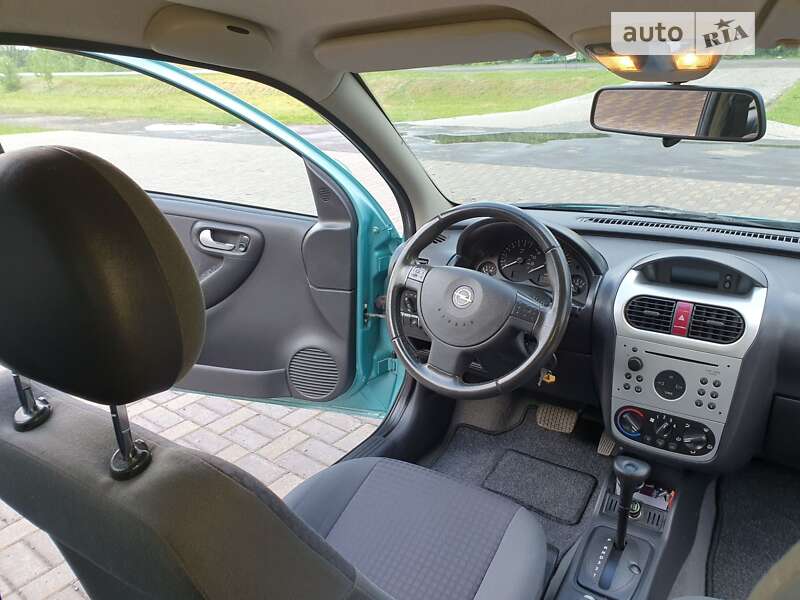 Хэтчбек Opel Corsa 2002 в Полтаве