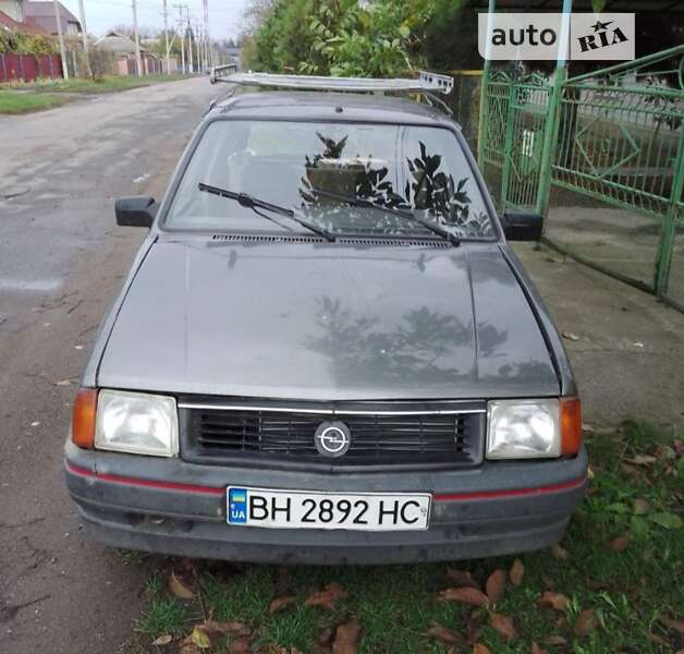 Хэтчбек Opel Corsa 1990 в Любашевке