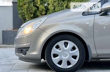 Хетчбек Opel Corsa 2010 в Луцьку