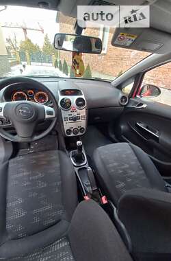 Хэтчбек Opel Corsa 2014 в Львове