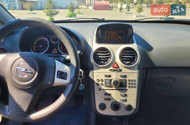 Хэтчбек Opel Corsa 2007 в 