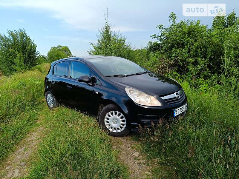 Хетчбек Opel Corsa 2009 в Калуші