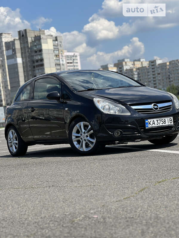 Хетчбек Opel Corsa 2007 в Києві