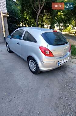 Хэтчбек Opel Corsa 2010 в 