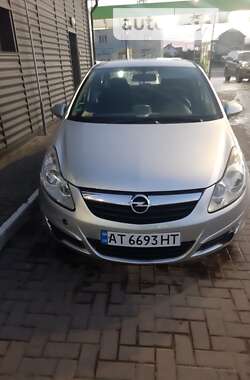 Хэтчбек Opel Corsa 2009 в Ивано-Франковске