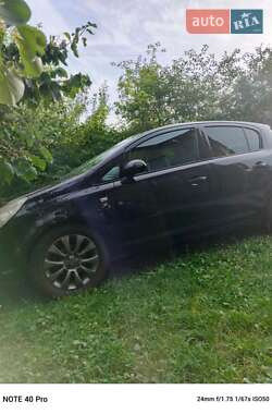 Хэтчбек Opel Corsa 2010 в 