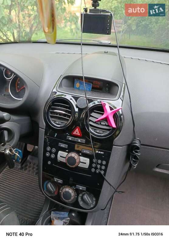 Хэтчбек Opel Corsa 2010 в Самборе