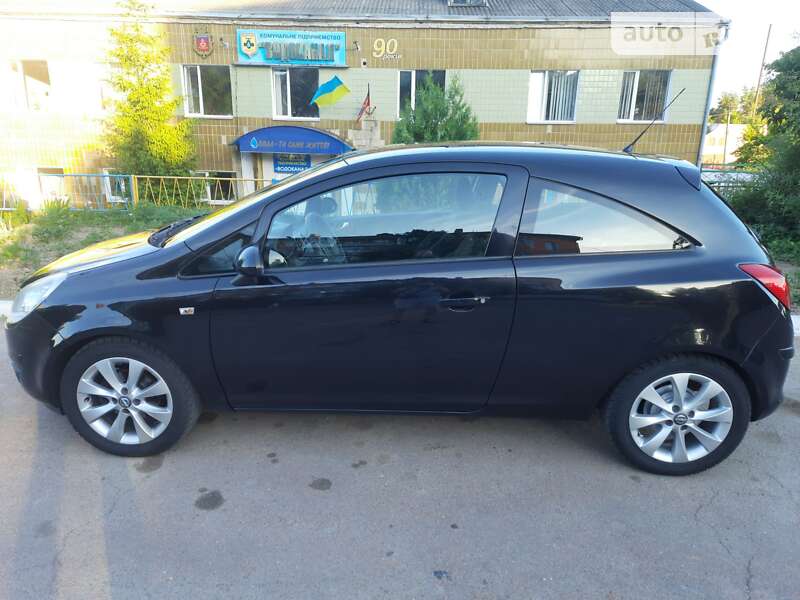 Хэтчбек Opel Corsa 2009 в Коростене
