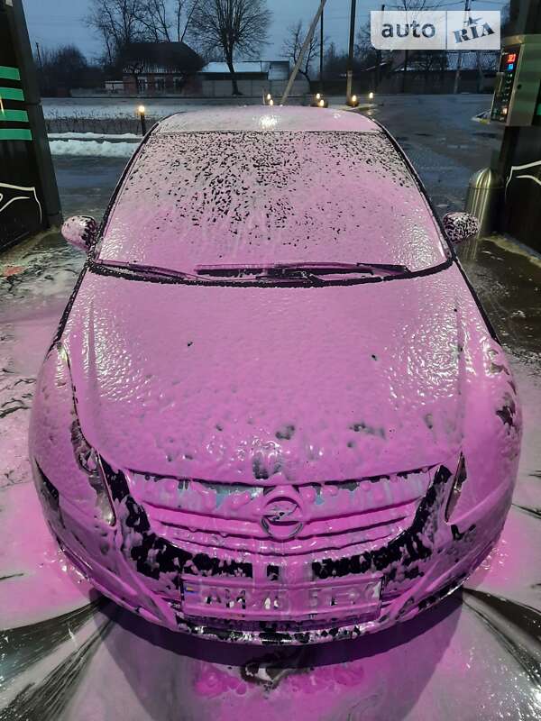 Хэтчбек Opel Corsa 2009 в Коростене