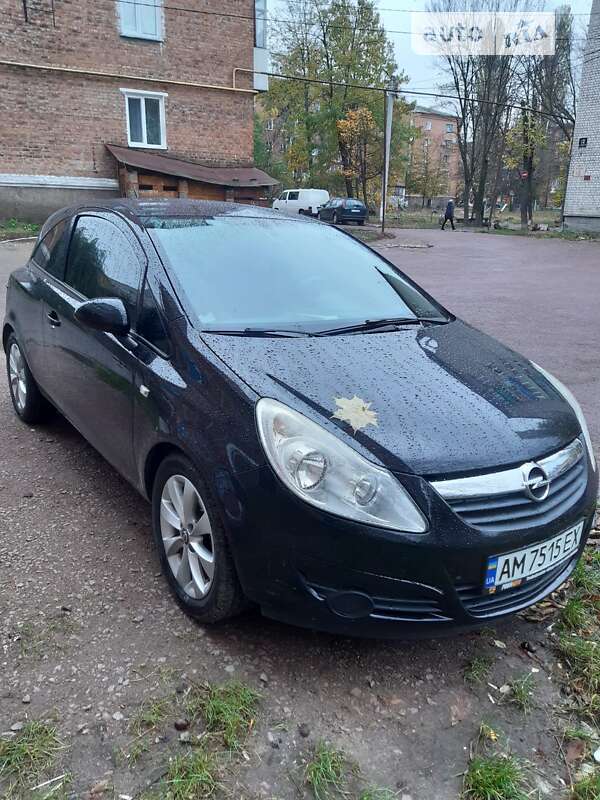 Хэтчбек Opel Corsa 2009 в Коростене