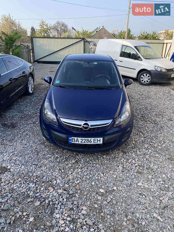 Хэтчбек Opel Corsa 2014 в Знаменке