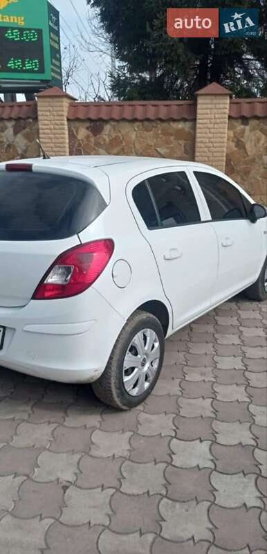Хэтчбек Opel Corsa 2010 в Подольске