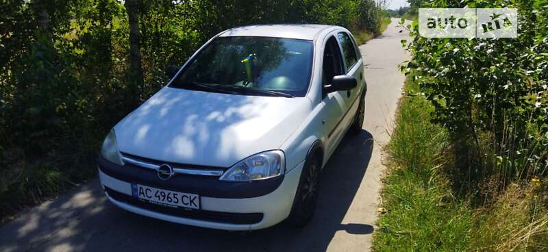 Хэтчбек Opel Corsa 2002 в Долине