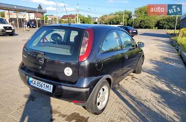 Хэтчбек Opel Corsa 2004 в Киеве