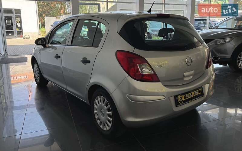 Хетчбек Opel Corsa 2012 в Шептицькому