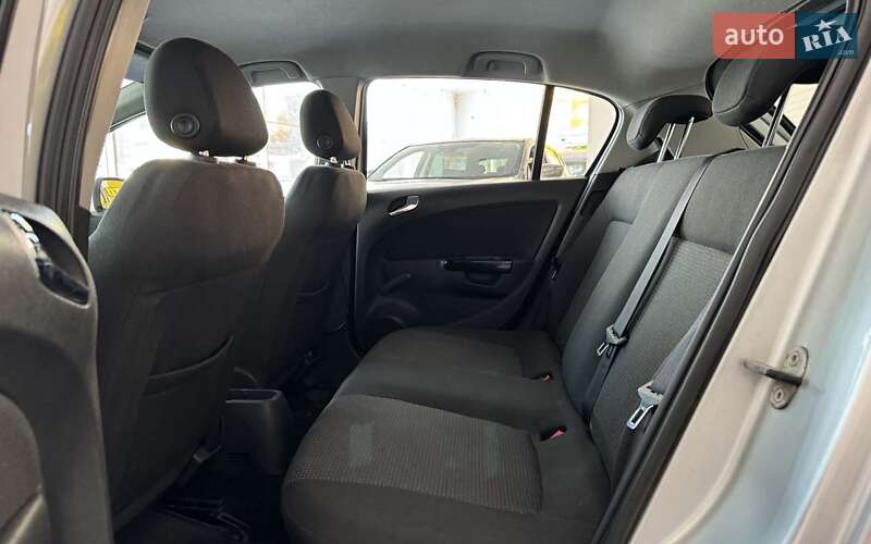 Хетчбек Opel Corsa 2012 в Шептицькому