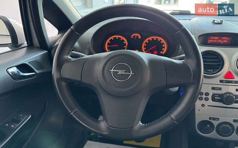 Хетчбек Opel Corsa 2012 в Шептицькому