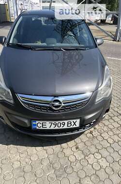 Хетчбек Opel Corsa 2011 в Чернівцях