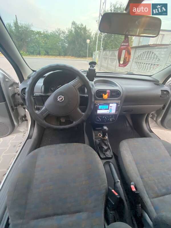 Хетчбек Opel Corsa 2001 в Кривому Розі